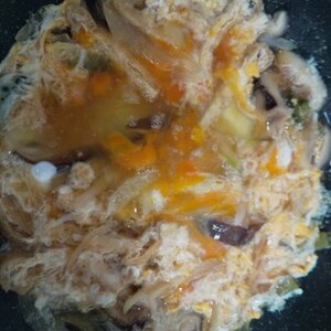 えんどう豆と油揚げと椎茸の卵とじ